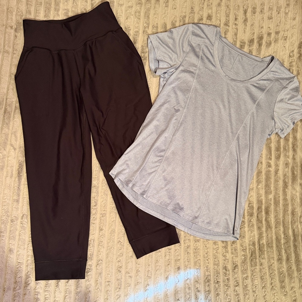 Old Navy Active Powersoft Joggers and Blue Short Sleeve Athletic Top Set M